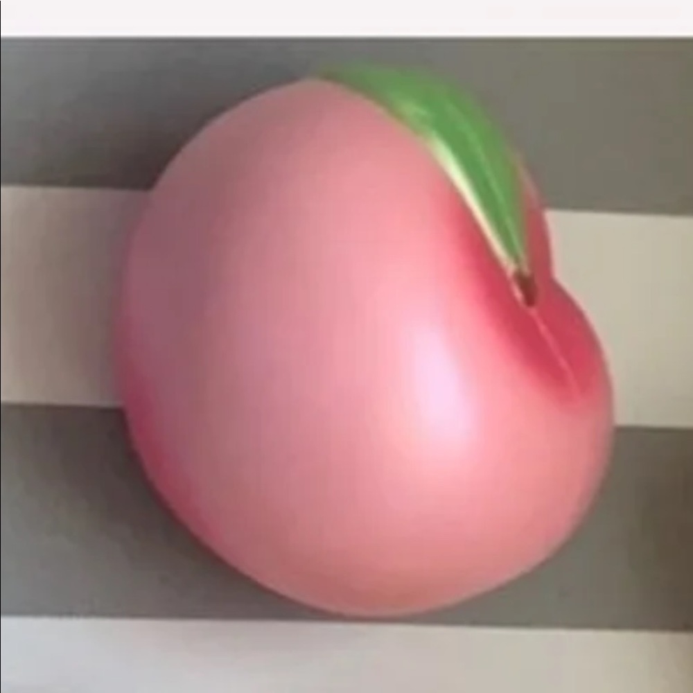 Ibloom Jumbo Peach Squishy